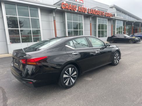 Used 2022 Nissan Altima 2.5 SV FWD image 5