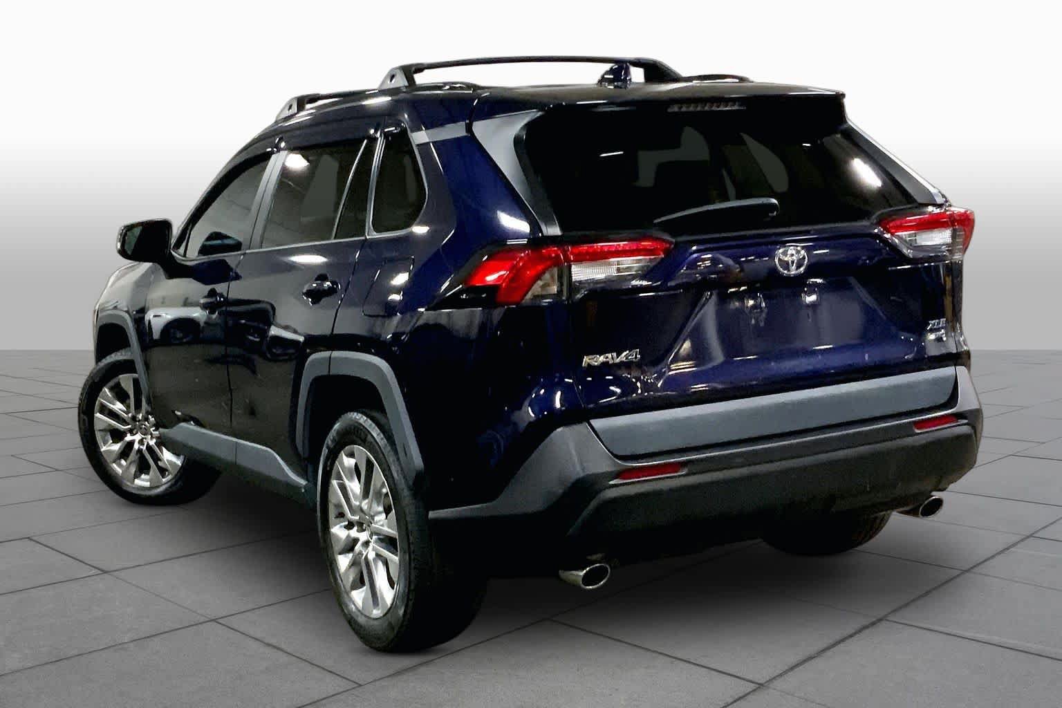 Certified 2021 Toyota RAV4 XLE Premium AWD/4WD image 12