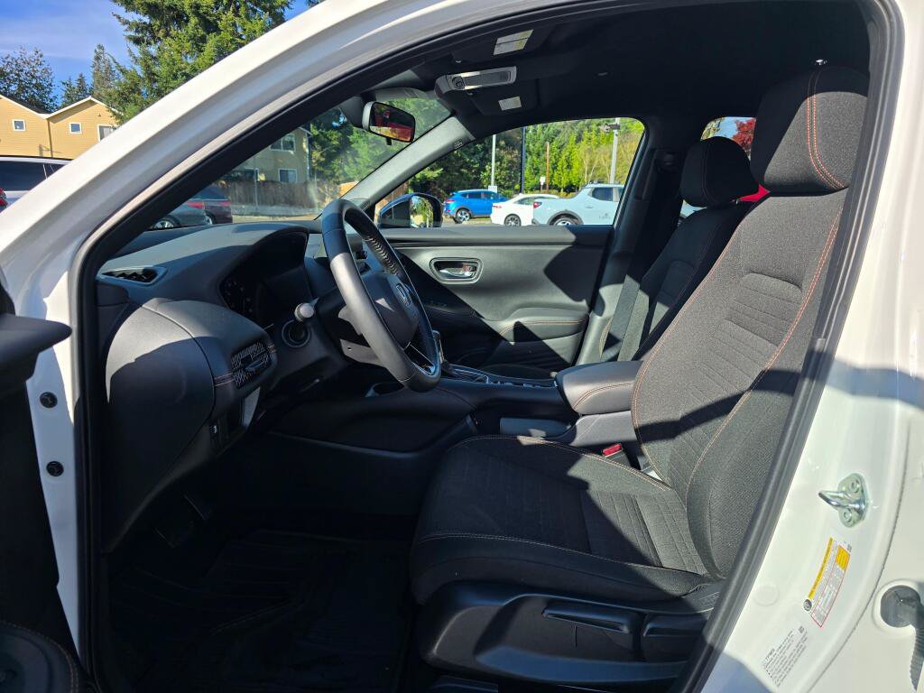 Used 2024 Honda HR-V Sport image 3