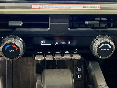 Used 2025 Toyota Tacoma SR5 AWD/4WD image 13