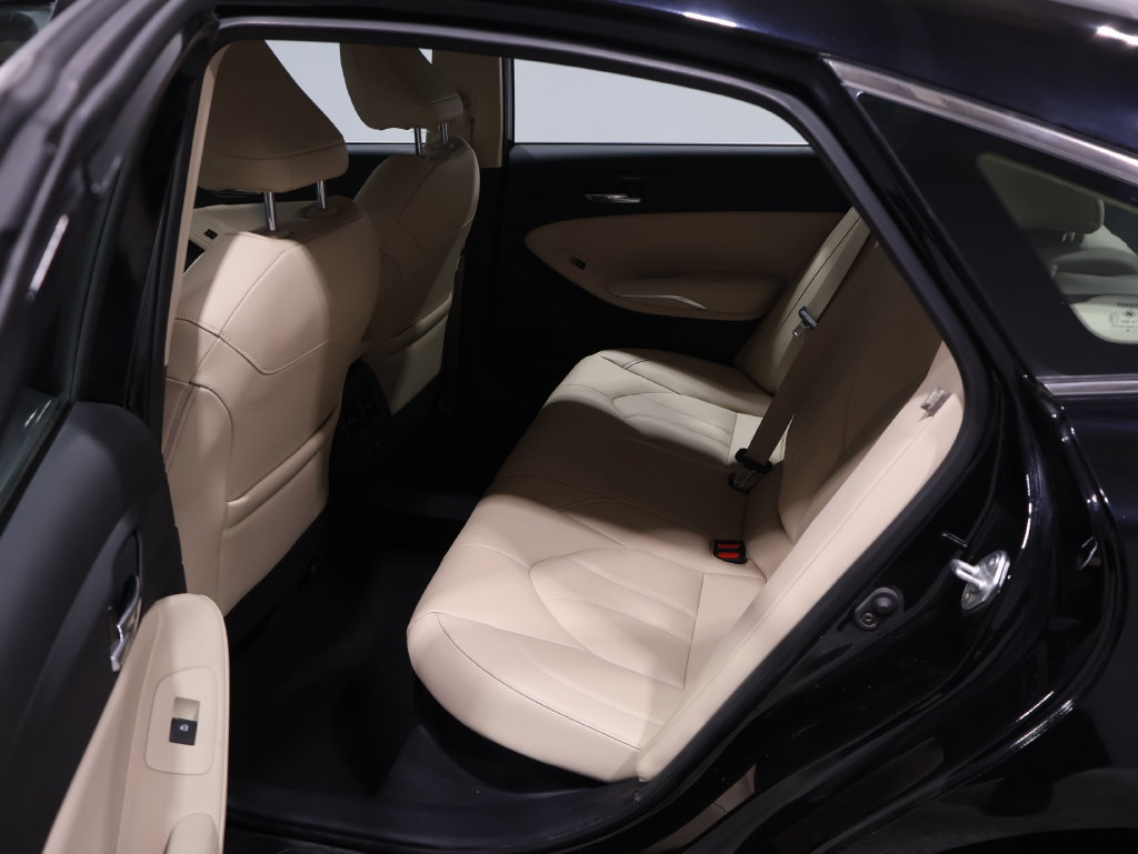 Used 2021 Toyota Avalon XLE w/ Carpet Mat Package (TMS) FWD image 16