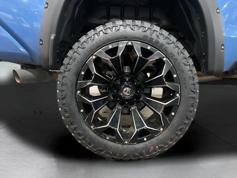 Used 2018 Toyota Tundra Limited w/ Limited Premium Package image 17