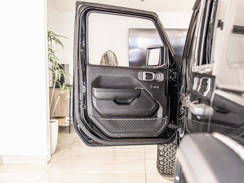 Used 2021 Jeep Wrangler Unlimited Rubicon image 29