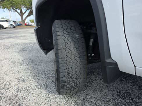 Used 2024 Chevrolet Silverado 2500 Custom w/ Custom Value Package image 32