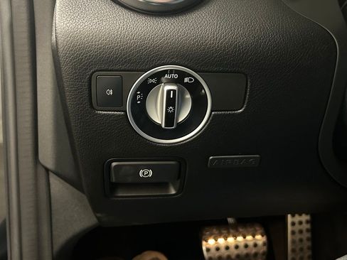 Used 2013 Mercedes-Benz SLK 350 image 27