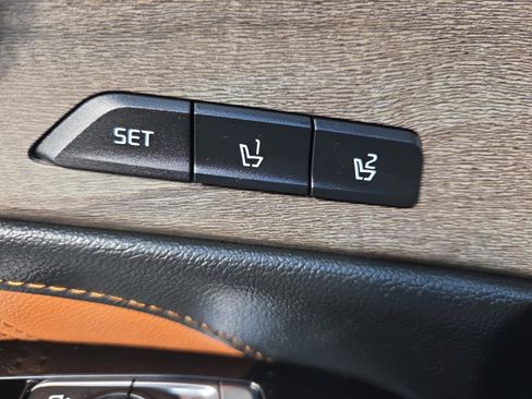 Used 2023 Kia Sorento SX Prestige image 27