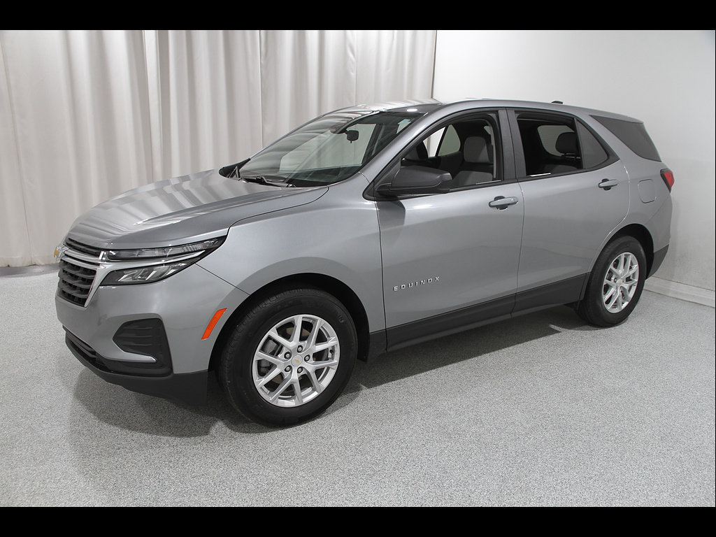 Certified 2024 Chevrolet Equinox LS w/ LS Convenience Package FWD image 3