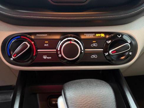 Used 2023 Kia Soul LX w/ LX Technology Package FWD image 27