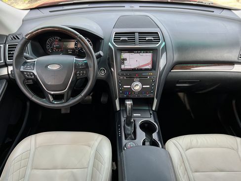 Used 2016 Ford Explorer Platinum image 17