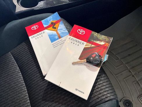Used 2019 Toyota 4Runner TRD Off-Road image 11