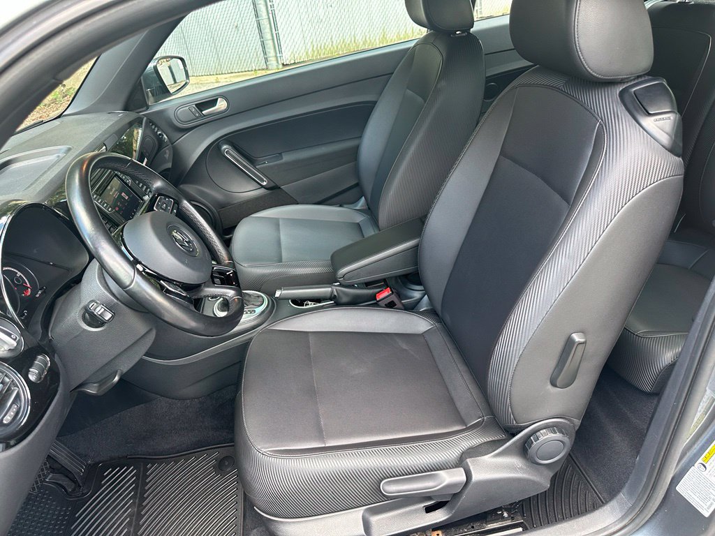Used 2018 Volkswagen Beetle 2.0T S FWD image 18
