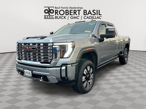 Used 2024 GMC Sierra 2500 Denali w/ Denali Reserve Package AWD/4WD image 1