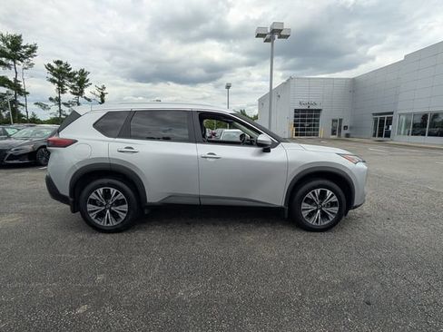 Used 2023 Nissan Rogue SV w/ SV Premium B Package FWD image 2