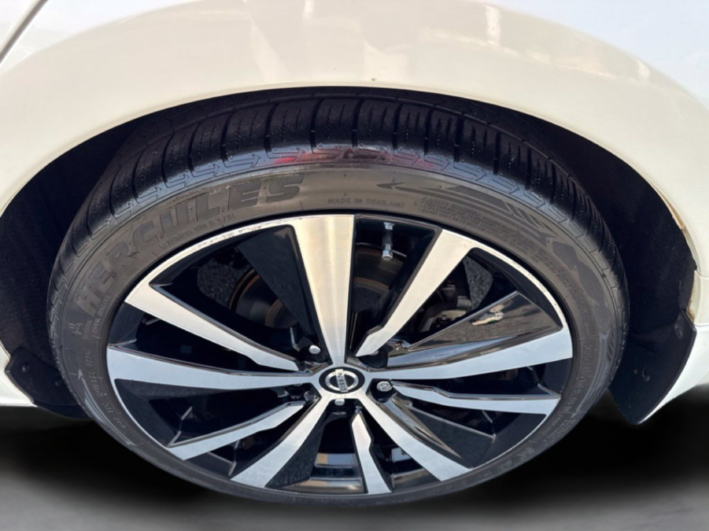 Used 2020 Nissan Altima 2.0 Platinum FWD image 24