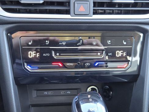 New 2026 Volkswagen Taos SEL image 16