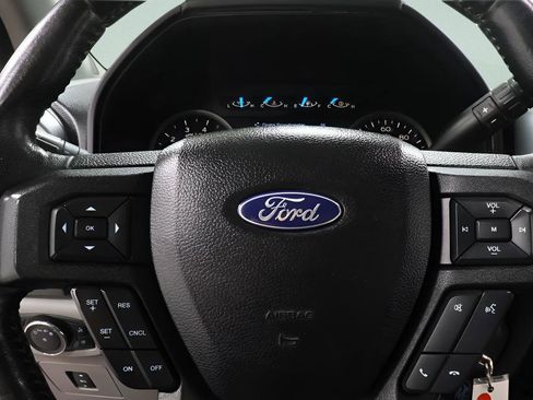 Used 2017 Ford F150 XLT w/ Equipment Group 302A Luxury AWD/4WD image 13