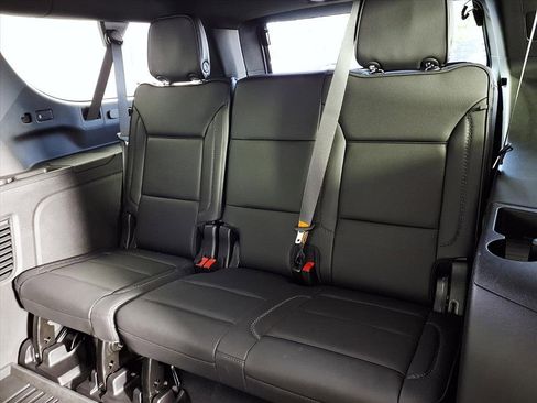 Used 2024 GMC Yukon XL Denali w/ Denali Reserve Package image 7