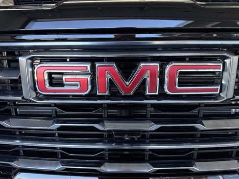 Used 2026 GMC Sierra 2500 AT4 w/ AT4 Premium Plus Package image 11