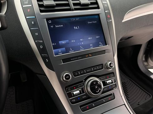 Used 2020 Lincoln MKZ AWD image 3