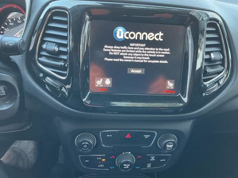 Used 2019 Jeep Compass Limited FWD image 22