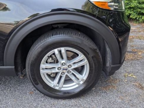 Used 2020 Ford Explorer XLT w/ Comfort Package AWD/4WD image 11