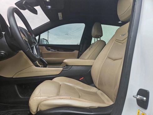 Used 2017 Cadillac XT5 Luxury w/ Driver Awareness Package AWD/4WD image 13