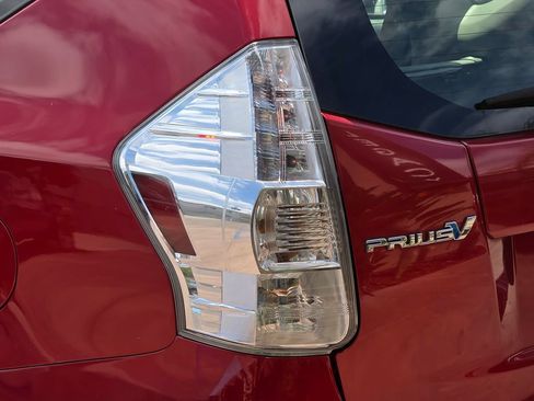 Used 2012 Toyota Prius V Three FWD image 9