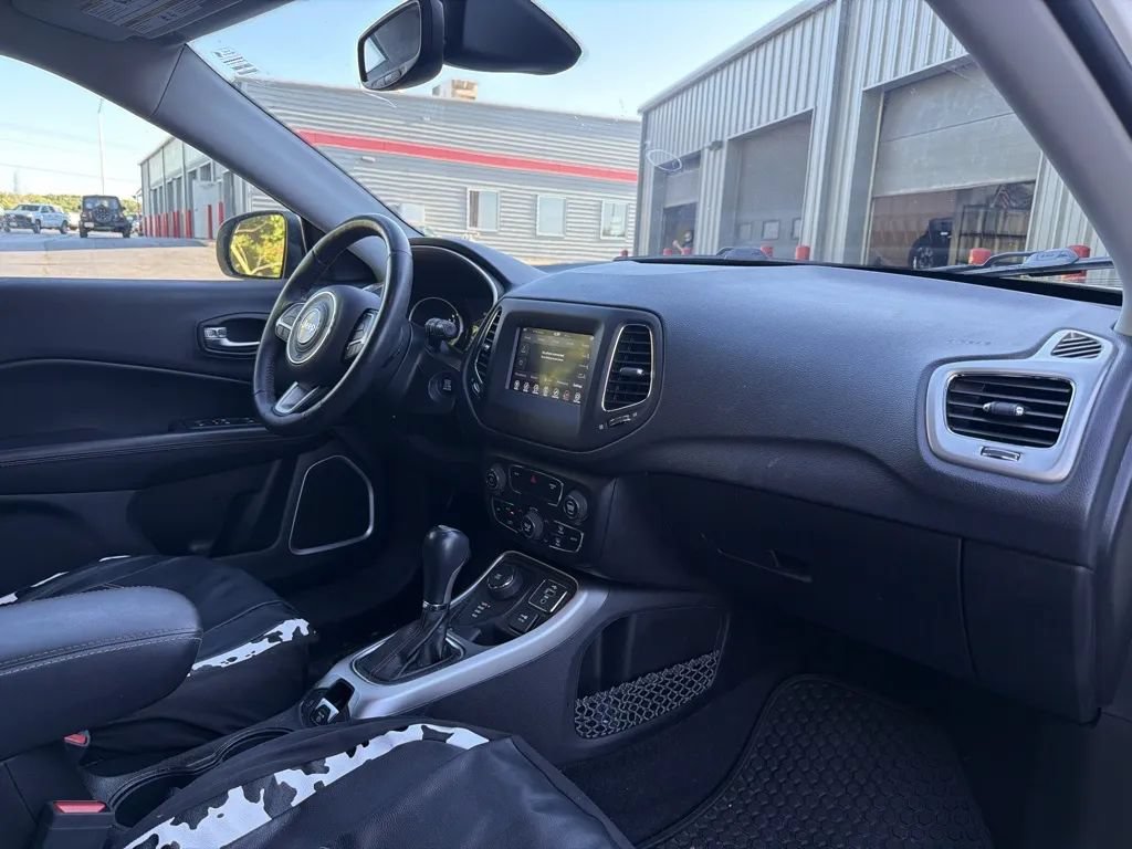 Used 2018 Jeep Compass Latitude w/ Popular Equipment Group AWD/4WD image 13