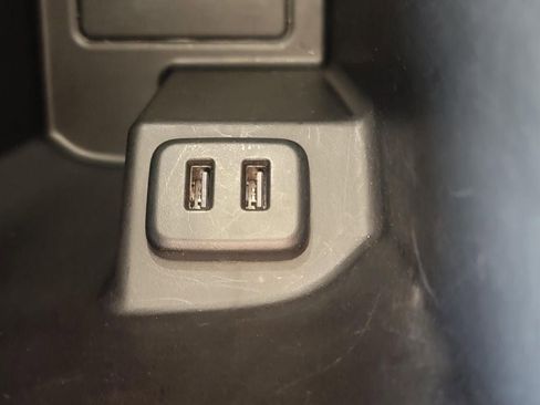 Used 2024 GMC Terrain SLT image 27