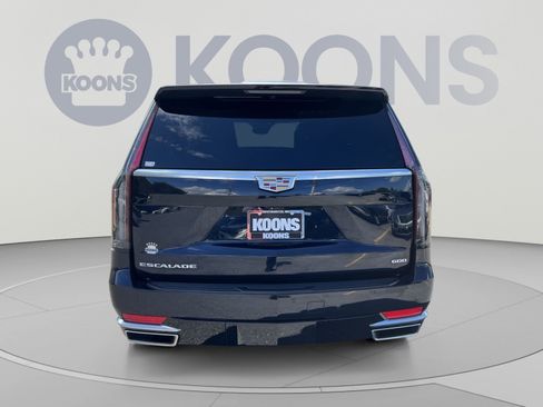 Used 2023 Cadillac Escalade Premium Luxury w/ LPO, Floor Liner Package AWD/4WD image 5