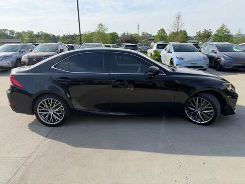 Used 2017 Lexus IS 200t image 4