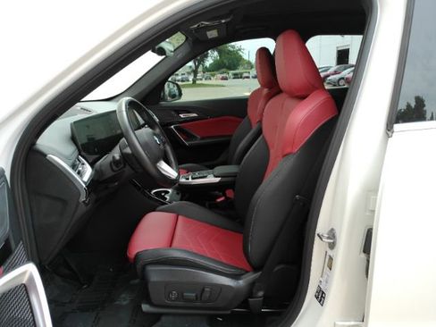 Used 2024 BMW X1 xDrive28i w/ Technology Package AWD/4WD image 16
