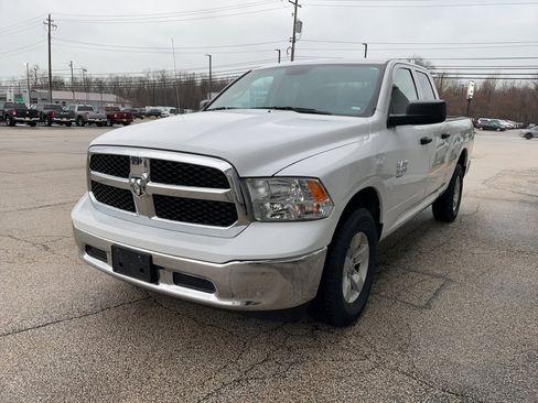 Used 2024 RAM 1500 Classic SLT image 3