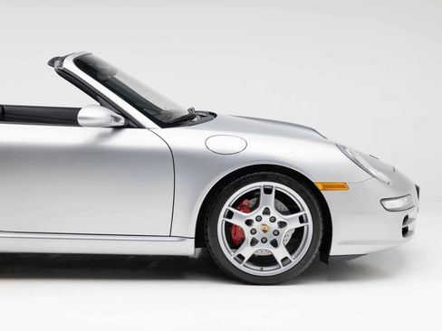 Used 2006 Porsche 911 Carrera S RWD image 39