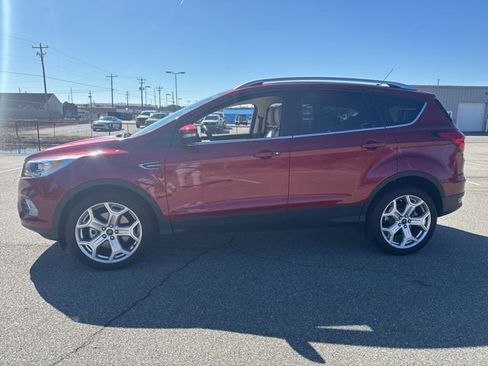 Used 2019 Ford Escape Titanium image 5