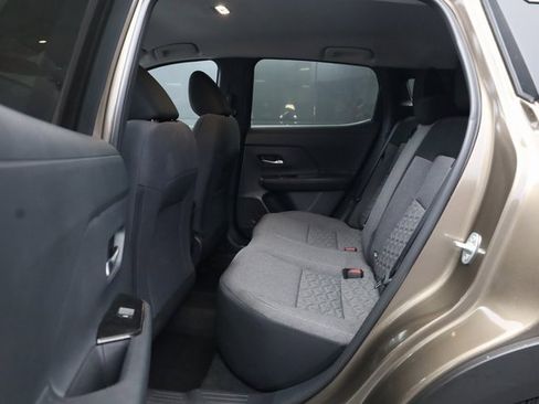 Used 2025 Nissan Kicks SV image 24