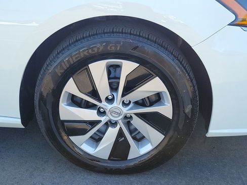 Used 2025 Nissan Altima 2.5 S FWD image 22