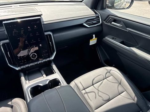 New 2026 GMC Acadia Elevation w/ Elevation Premium Package FWD image 21