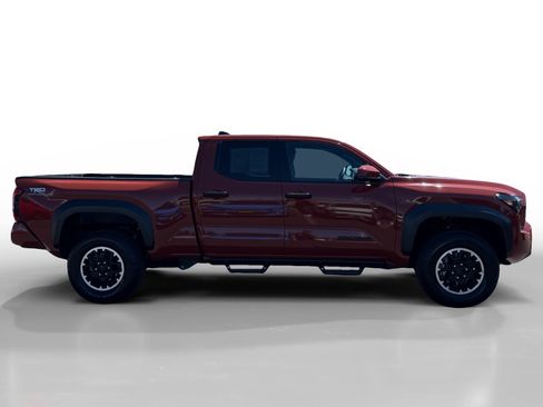 Used 2025 Toyota Tacoma TRD Off-Road AWD/4WD image 6