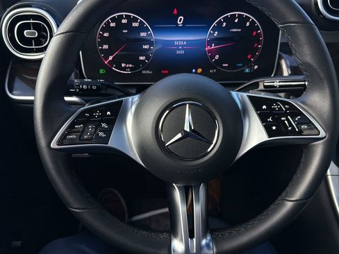 Used 2026 Mercedes-Benz GLC 300 4MATIC image 11