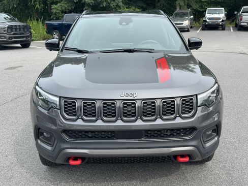Used 2024 Jeep Compass Trailhawk w/ Trailhawk Elite Group AWD/4WD image 2