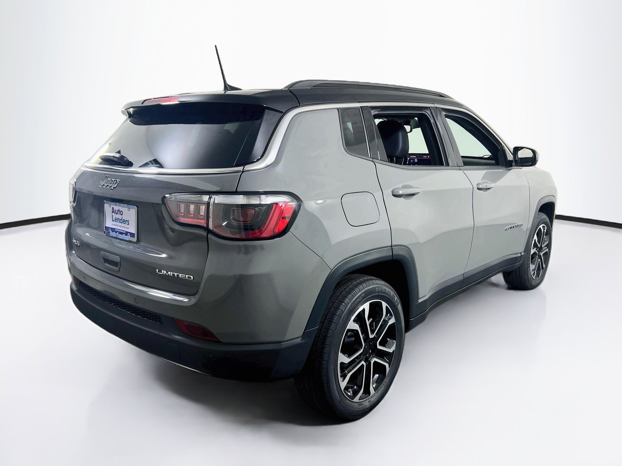 Used 2023 Jeep Compass Limited AWD/4WD image 5