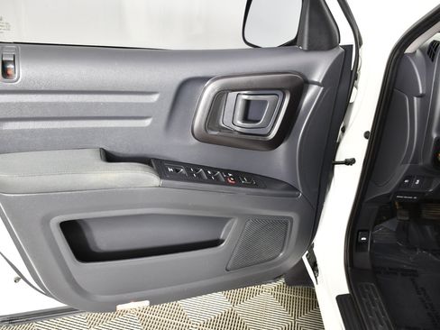 Used 2014 Honda Ridgeline Sport image 33