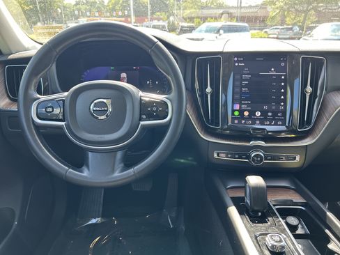 Used 2023 Volvo XC60 B5 Plus w/ Climate Package AWD/4WD image 19