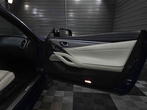 Used 2018 INFINITI Q60 Red Sport 400 w/ Pro Active Package image 31