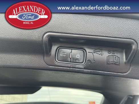 Used 2025 Ford Explorer ST-Line w/ ST-Line Street Pack image 22