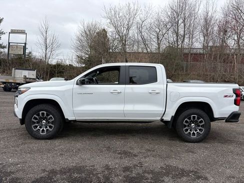Used 2024 Chevrolet Colorado Z71 w/ Z71 Convenience Package 2 image 2