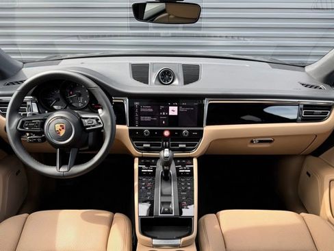 New 2026 Porsche Macan image 18