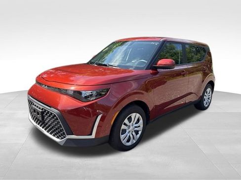 Certified 2025 Kia Soul LX FWD image 1