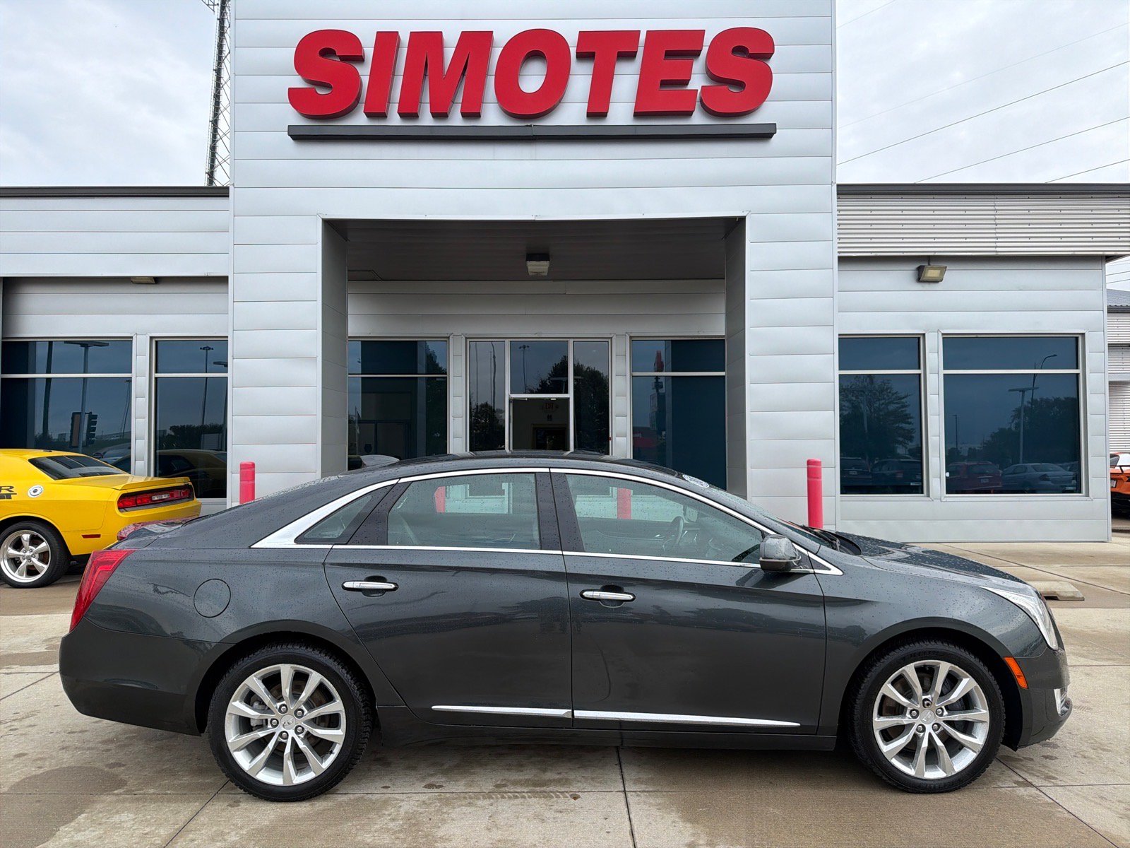 Used 2017 Cadillac XTS Luxury w/ Driver Awareness Package AWD/4WD image 1